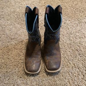 Ariat boys boots 4LR